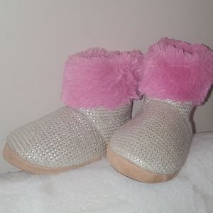 OMG ❤❤CuddlDuds!!❤❤ Girls slippers